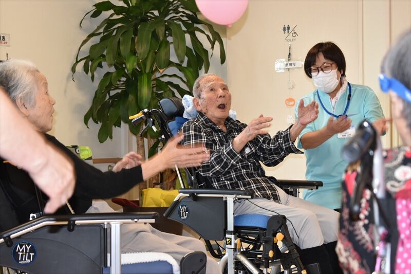 デイサービス　風船バレー