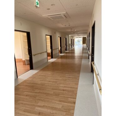 新棟　廊下